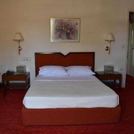 Hotel Theoxenia Mesolóngion Eksteriør bilde