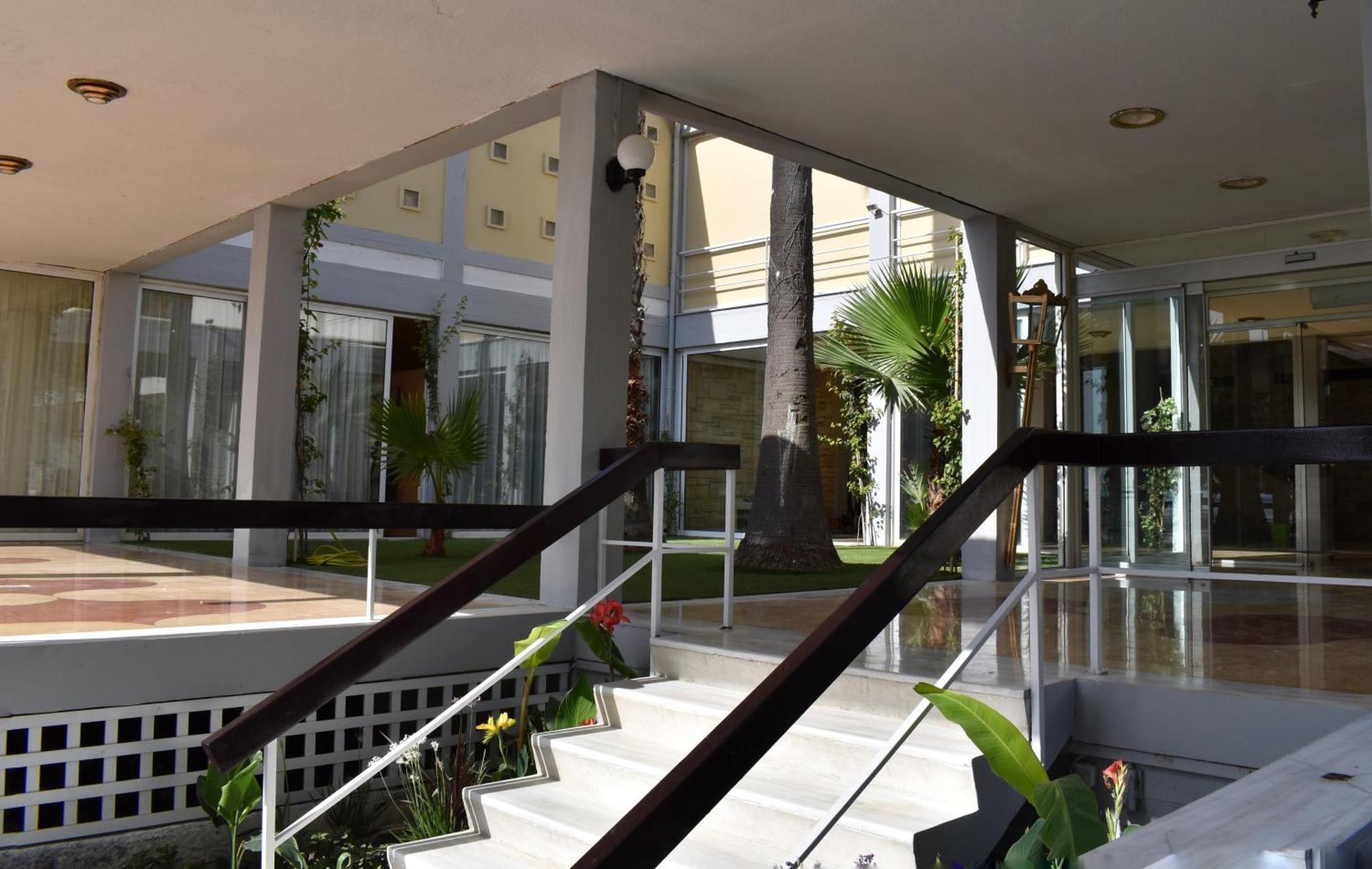 Hotel Theoxenia Mesolóngion Eksteriør bilde